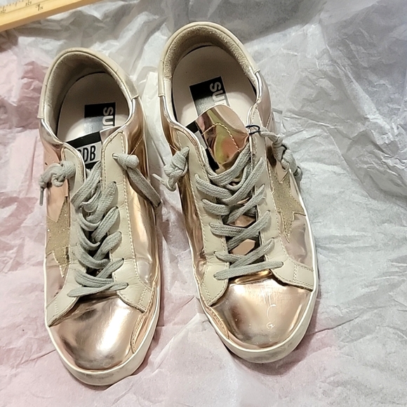 Golden Goose Superstar Rose Gold Metallic Sneaker size 39 Like New Rare - Picture 4 of 8